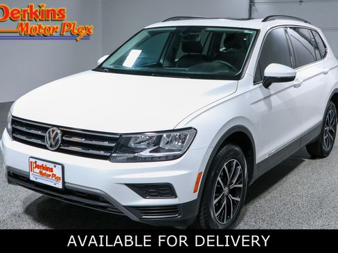 Used 2021 Volkswagen Tiguan SE w/ Panoramic Sunroof Package FWD image 1