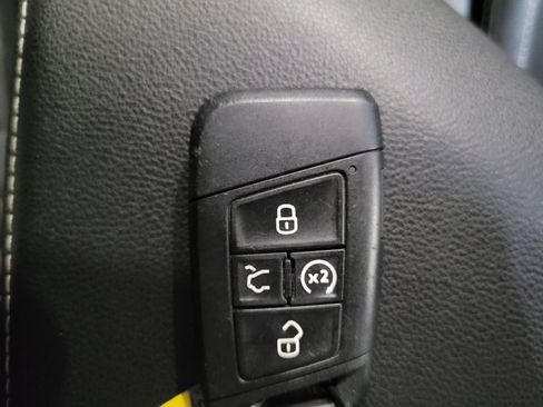 Used 2024 Volkswagen Jetta SE FWD image 32