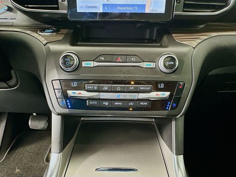 Used 2020 Ford Explorer Limited w/ Class III Trailer Tow Package AWD/4WD image 16