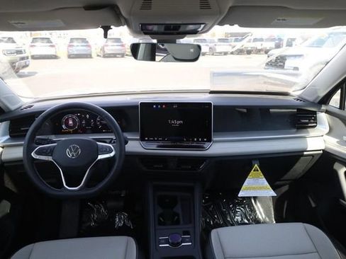 New 2026 Volkswagen Tiguan SE image 7