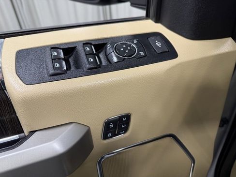 Used 2021 Ford F250 Lariat w/ Lariat Value Package image 19