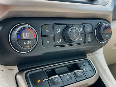 Used 2023 GMC Acadia Denali w/ Denali Ultimate Package FWD image 16