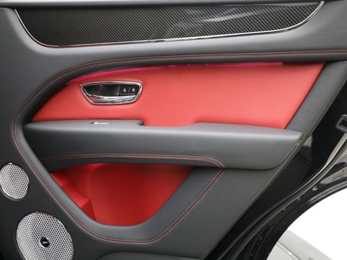 New 2025 Bentley Bentayga image 29