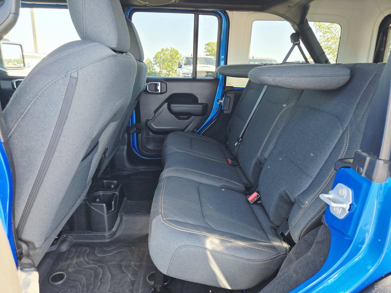 Used 2025 Jeep Wrangler Unlimited Sport AWD/4WD image 13