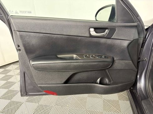 Used 2019 Kia Optima S w/ S Panoramic Sunroof Package image 7