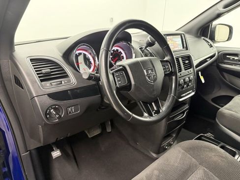 Used 2020 Dodge Grand Caravan SE image 15