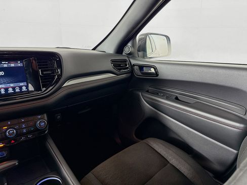 Used 2024 Dodge Durango GT image 27