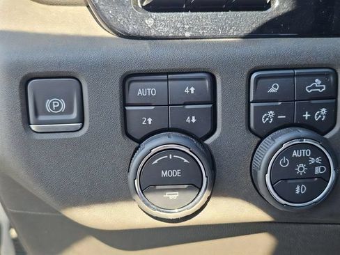 Used 2023 Chevrolet Silverado 1500 LTZ w/ LTZ Premium Package AWD/4WD image 20