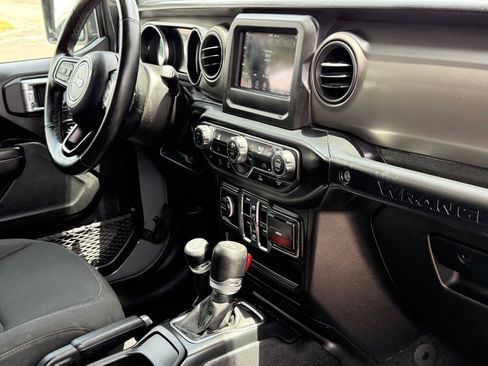 Used 2021 Jeep Wrangler Unlimited Sport AWD/4WD image 20