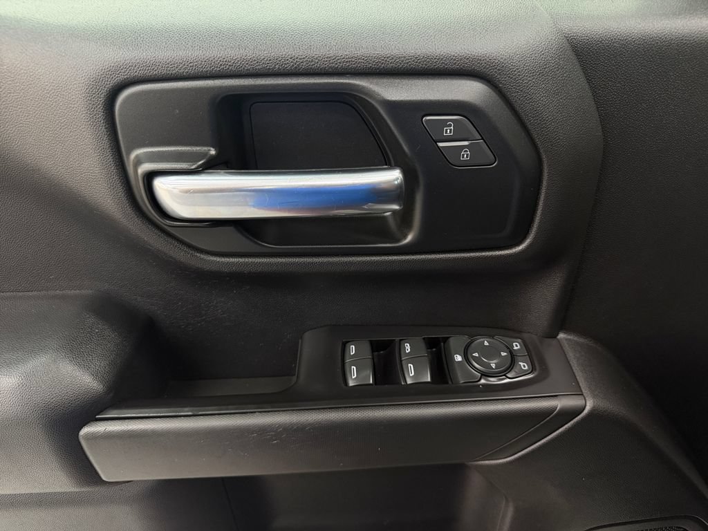 Used 2019 Chevrolet Silverado 1500 Custom w/ Custom Convenience Package RWD image 11