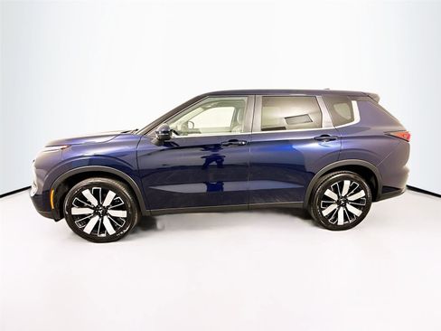 Used 2025 Mitsubishi Outlander SE FWD image 27
