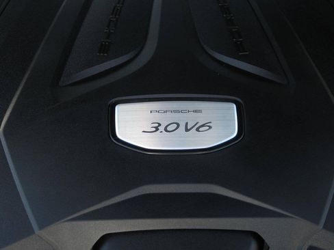 Used 2019 Porsche Cayenne AWD/4WD image 15