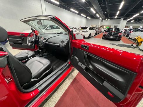 Used 2009 Volkswagen Beetle S image 31