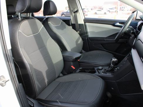 Certified 2023 Volkswagen Taos SE w/ Panoramic Sunroof Package image 26