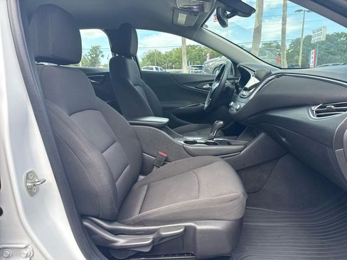 Used 2018 Chevrolet Malibu LT FWD image 11