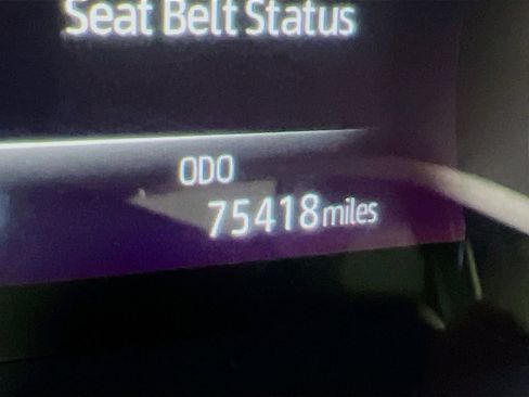 Used 2021 Toyota Highlander XLE AWD/4WD image 4