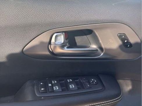 New 2026 Chrysler Pacifica Select image 13