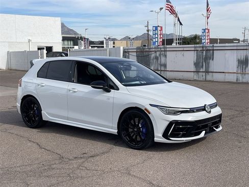 New 2026 Volkswagen Golf 2.0T image 2