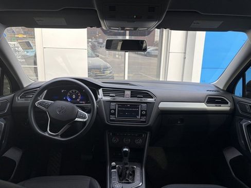 Used 2022 Volkswagen Tiguan S image 11