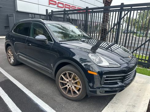 Certified 2023 Porsche Cayenne AWD/4WD image 4