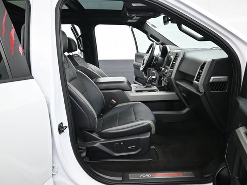 Used 2018 Ford F150 Raptor w/ Equipment Group 802A Luxury image 42