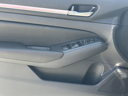 New 2026 Nissan Altima 2.5 SR w/ SR Midnight Edition Package FWD image 10