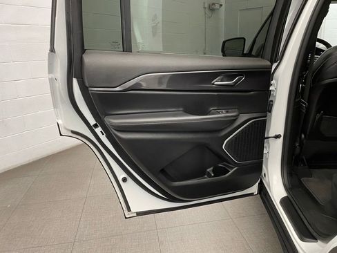 Certified 2021 Jeep Grand Cherokee L Laredo AWD/4WD image 21
