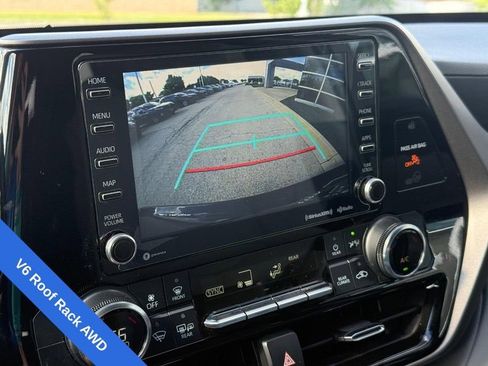 Used 2022 Toyota Highlander LE AWD/4WD image 25