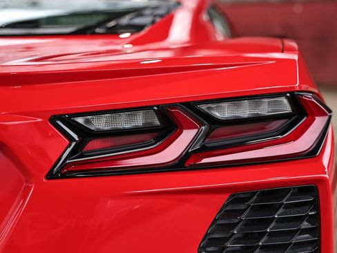 Used 2021 Chevrolet Corvette Stingray Coupe w/ Engine Appearance Package image 22