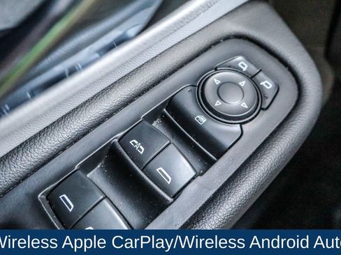 Used 2024 GMC Terrain SLT image 20