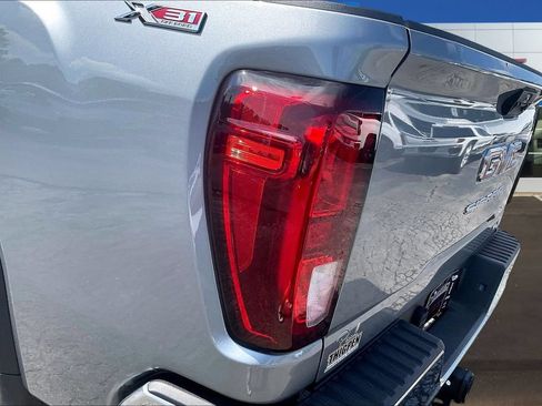 Used 2025 GMC Sierra 2500 SLE AWD/4WD image 23