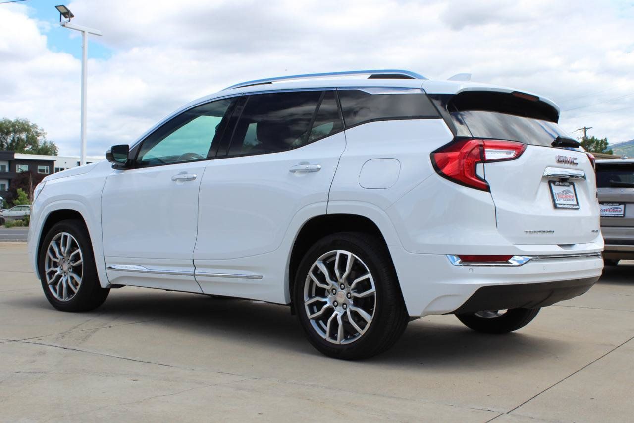 Used 2024 GMC Terrain Denali w/ Denali Premium Package AWD/4WD image 84
