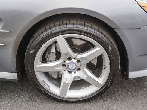 Used 2013 Mercedes-Benz SL 550 image 8