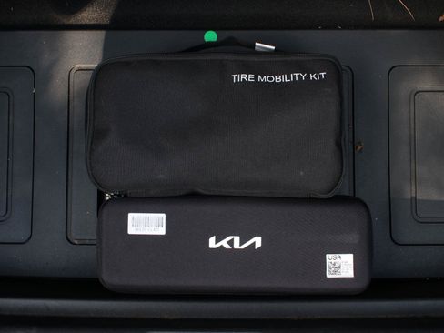 Used 2022 Kia EV6 Wind AWD/4WD image 9