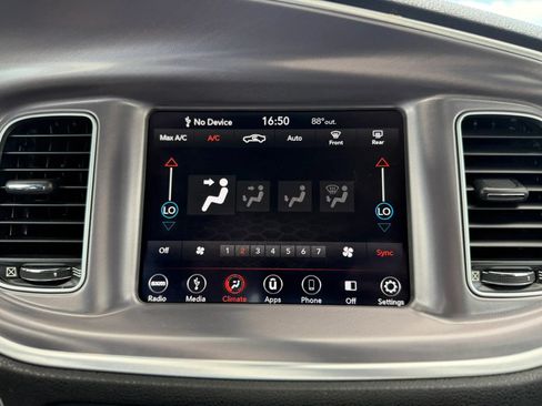Used 2019 Dodge Charger SXT AWD/4WD image 23