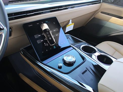 New 2025 Cadillac Escalade IQ Luxury 2 w/ LPO, Radiant Package image 28