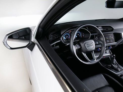 Certified 2025 Audi Q3 2.0T Premium w/ Convenience Package AWD/4WD image 22