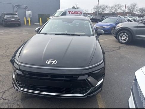 Used 2024 Hyundai Sonata Limited image 4