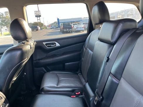 Used 2019 Nissan Pathfinder SL w/ Rock Creek Edition FWD image 13