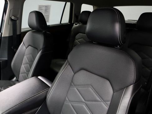 Used 2025 Volkswagen Atlas SE FWD image 26