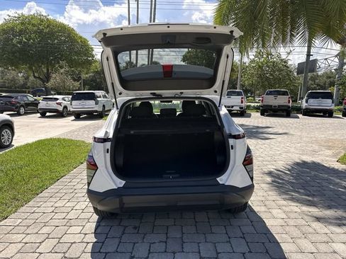 Used 2025 Hyundai Kona SEL FWD image 28