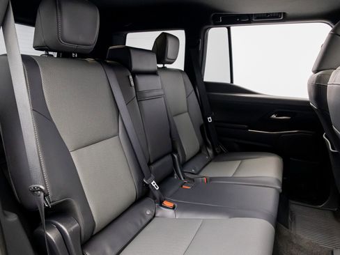 Used 2025 Lexus GX 550 image 32