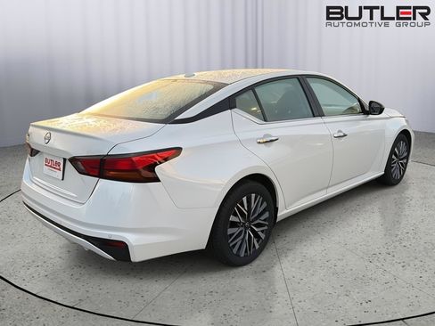 Used 2025 Nissan Altima 2.5 SV FWD image 6