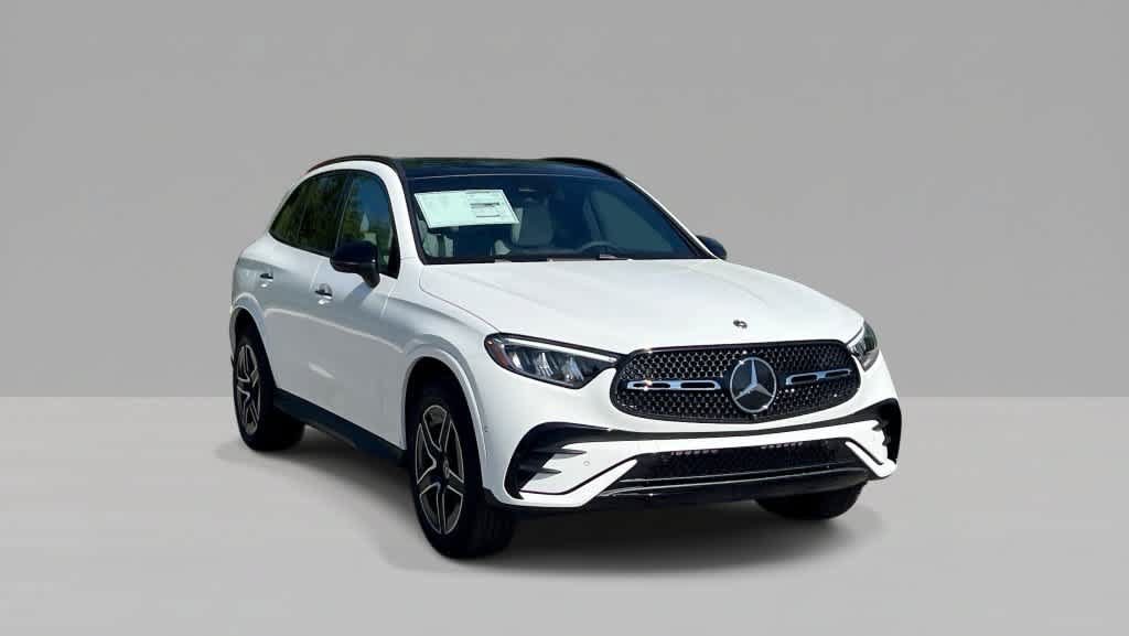 Used 2027 Mercedes-Benz GLC 300 4MATIC image 2