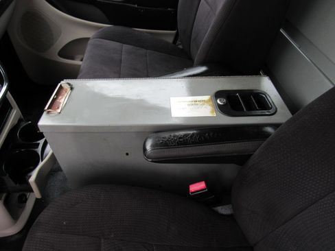 Used 2011 Dodge Grand Caravan image 14