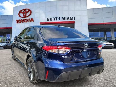 Used 2025 Toyota Corolla SE image 3