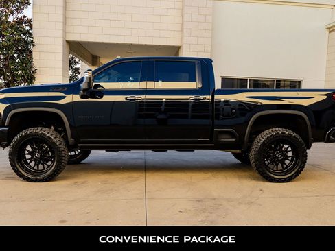 Used 2024 Chevrolet Silverado 2500 LTZ w/ LTZ Plus Package image 6