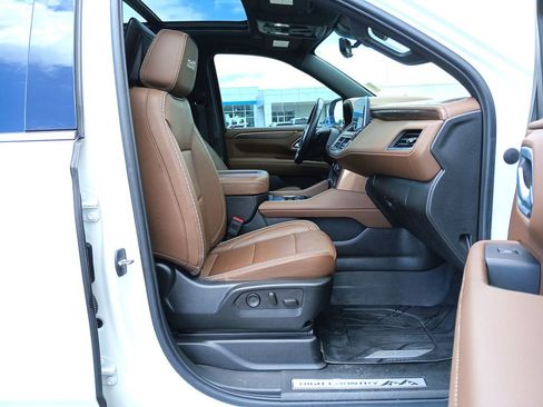 Used 2023 Chevrolet Tahoe High Country w/ Advanced Technology Package AWD/4WD image 29