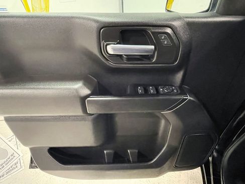 Used 2022 Chevrolet Silverado 1500 Custom image 17