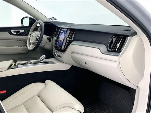 Used 2024 Volvo XC60 B5 Ultimate w/ Protection Package Premier image 22
